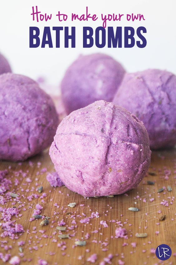 This DIY bath bomb recipe is super simple and smells AMAZING!